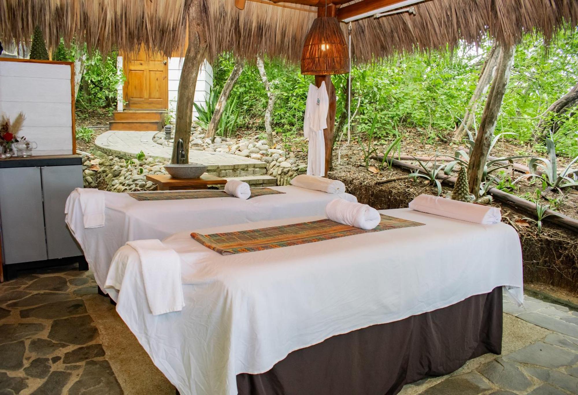 Isla Chiquita Glamping Hotel パケラ エクステリア 写真